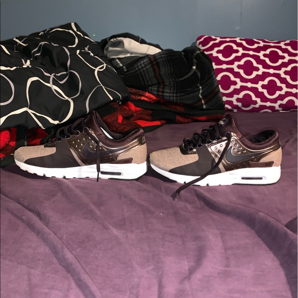 Nike Air Max Zero Sneakers